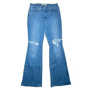 Light Wash Distressed Flare Levi's - Stretch Fabric